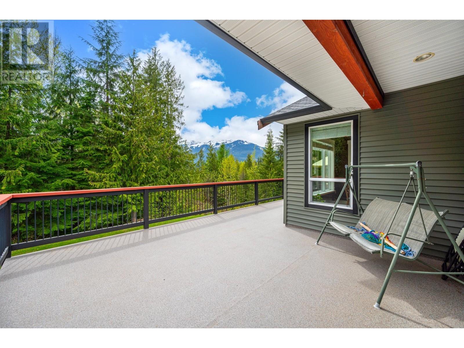 787 CRESCENT BAY ROAD Nakusp