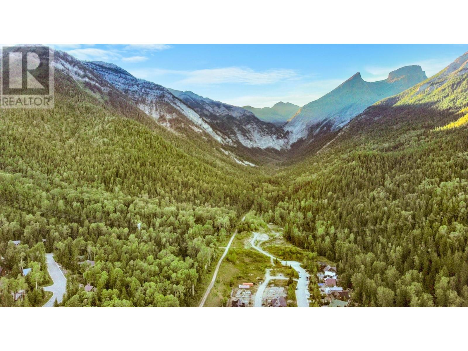 425 Canyon Trail Unit# C, Fernie, British Columbia  V0B 1M5 - Photo 5 - 2479513