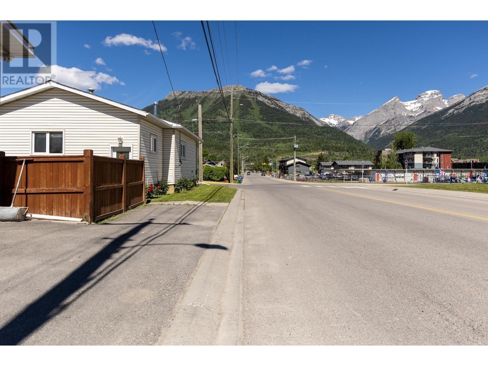 1292 2nd Avenue, Fernie, British Columbia  V0B 1M0 - Photo 48 - 2479897