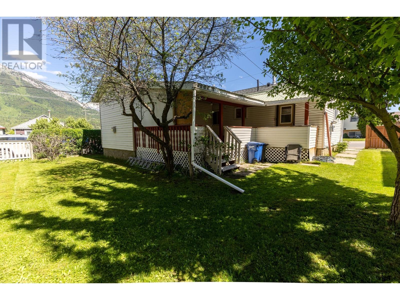 1292 2nd Avenue, Fernie, British Columbia  V0B 1M0 - Photo 38 - 2479897