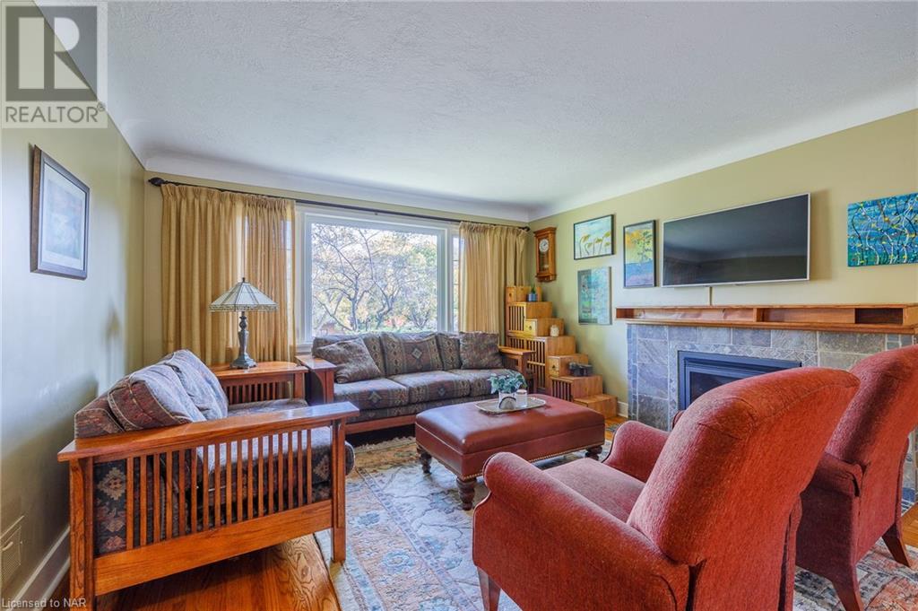 18 Alan Cr, Fonthill, Ontario  L0S 1E0 - Photo 10 - 40662525