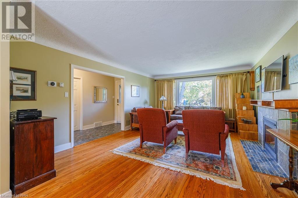 18 Alan Cr, Fonthill, Ontario  L0S 1E0 - Photo 11 - 40662525