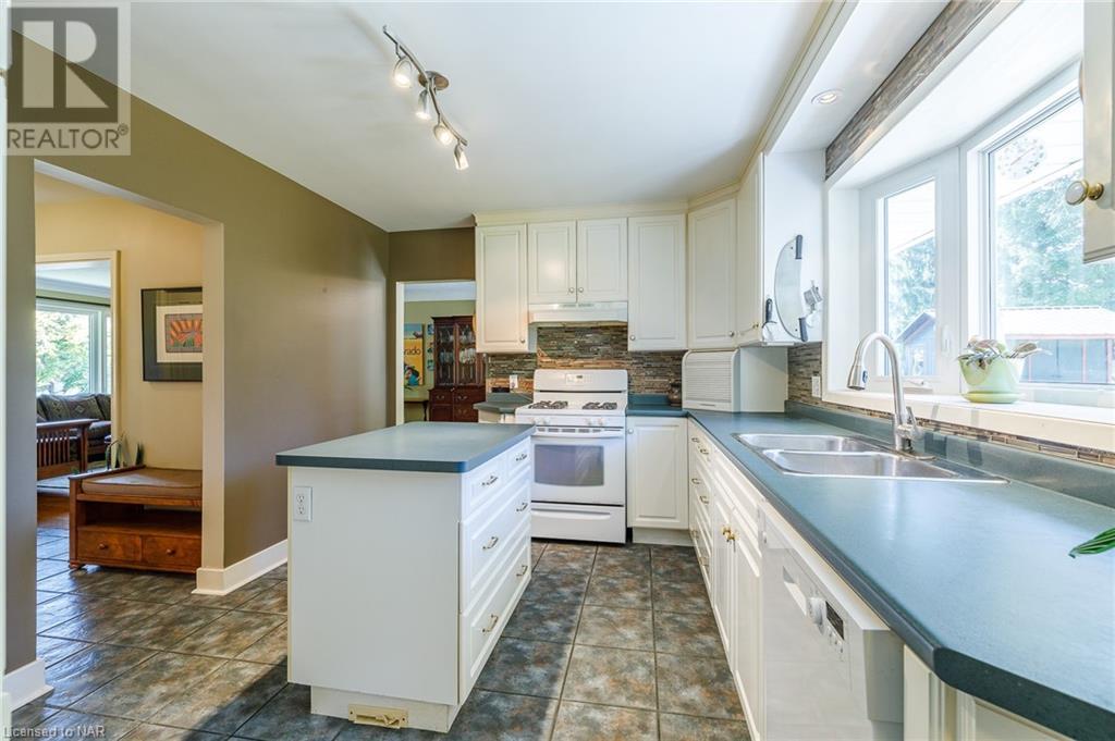 18 Alan Cr, Fonthill, Ontario  L0S 1E0 - Photo 16 - 40662525