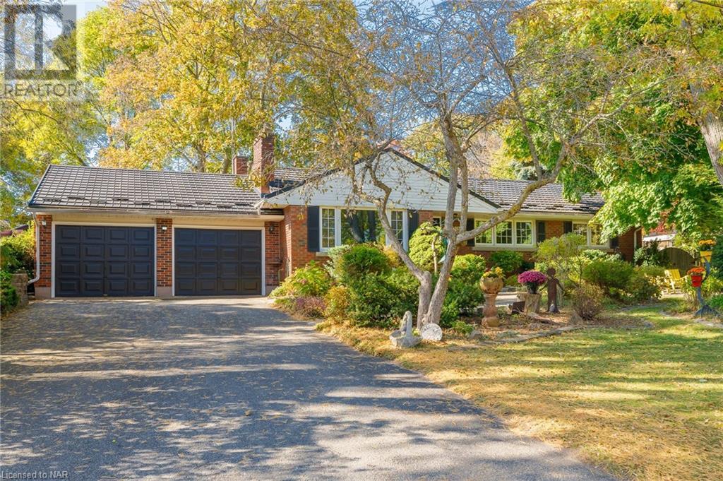 18 Alan Cr, Fonthill, Ontario  L0S 1E0 - Photo 2 - 40662525