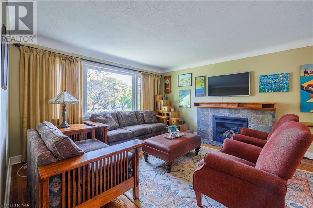 18 Alan Cr, Fonthill, Ontario  L0S 1E0 - Photo 8 - 40662525