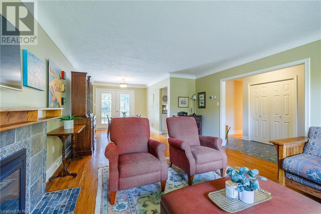 18 Alan Cr, Fonthill, Ontario  L0S 1E0 - Photo 9 - 40662525