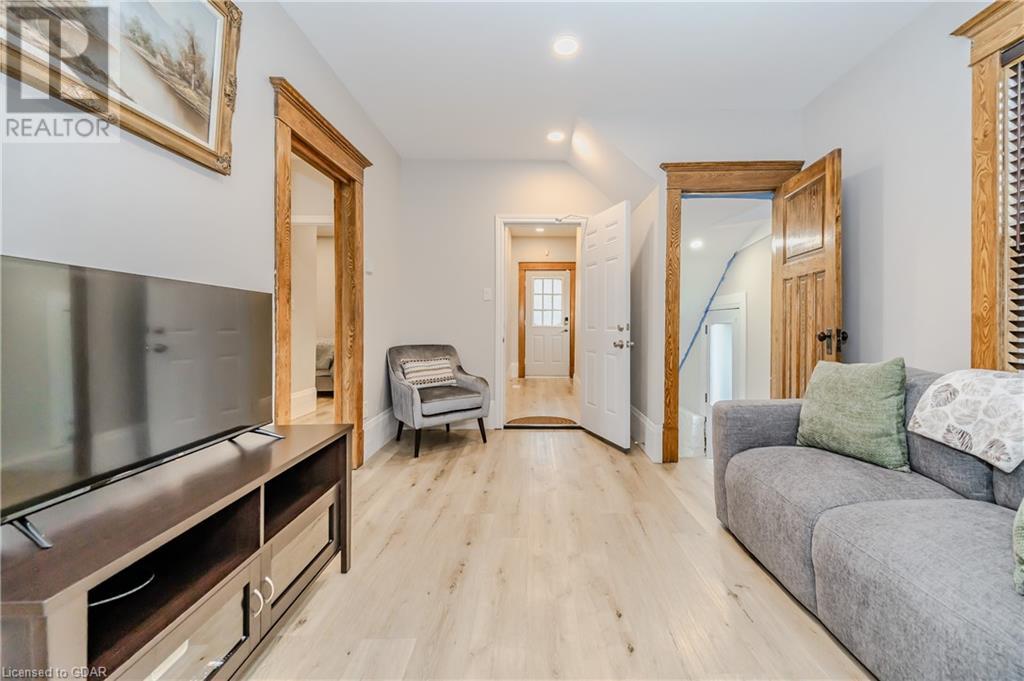 44 Roseview Avenue, Cambridge, Ontario  N1R 4A7 - Photo 6 - 40668473
