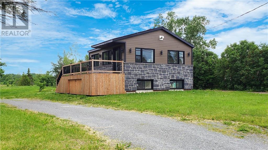3646 Front Road E, Hawkesbury, Ontario  K6A 2T4 - Photo 1 - 1417574