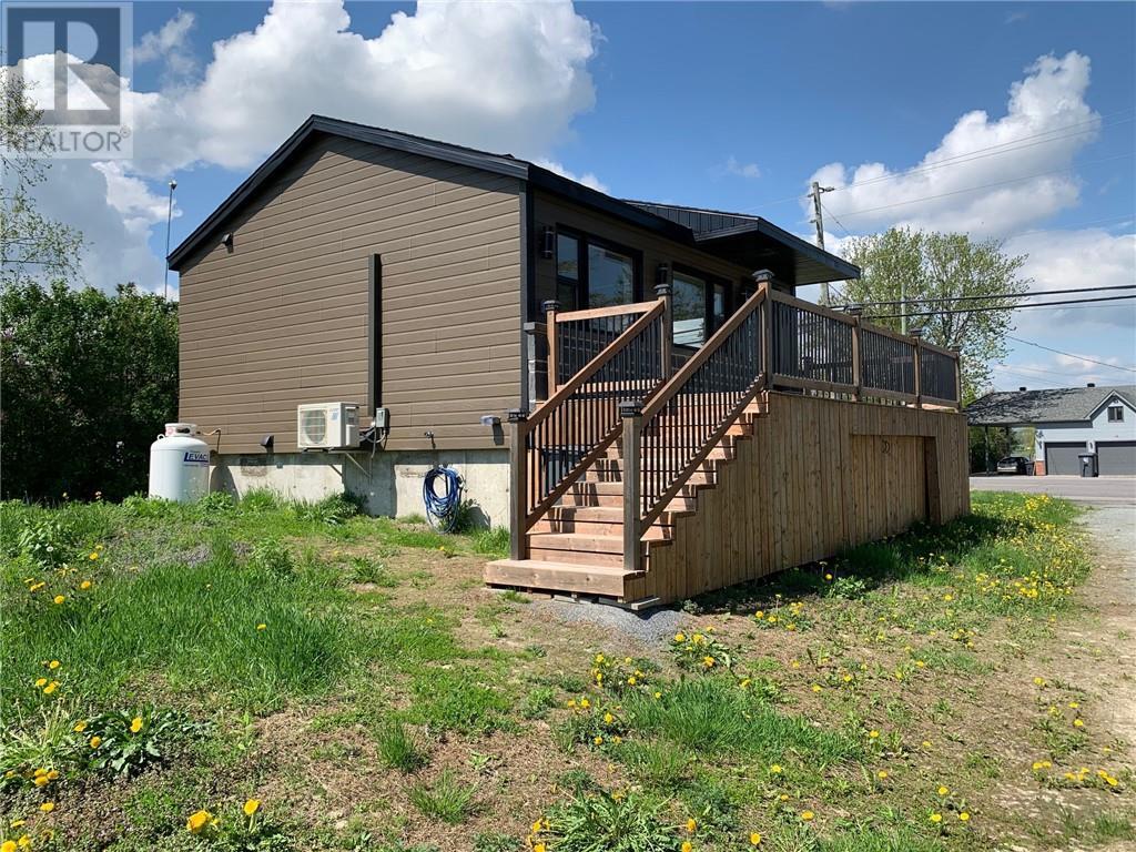 3646 Front Road E, Hawkesbury, Ontario  K6A 2T4 - Photo 7 - 1417574