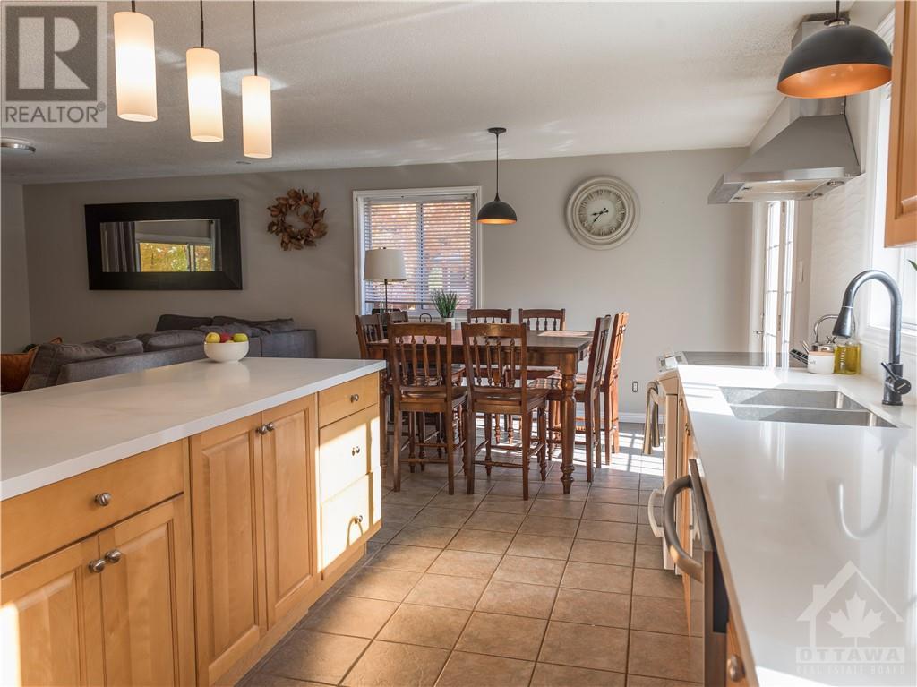 875 Usborne Street, Arnprior, Ontario  K0A 1G0 - Photo 3 - 1417672