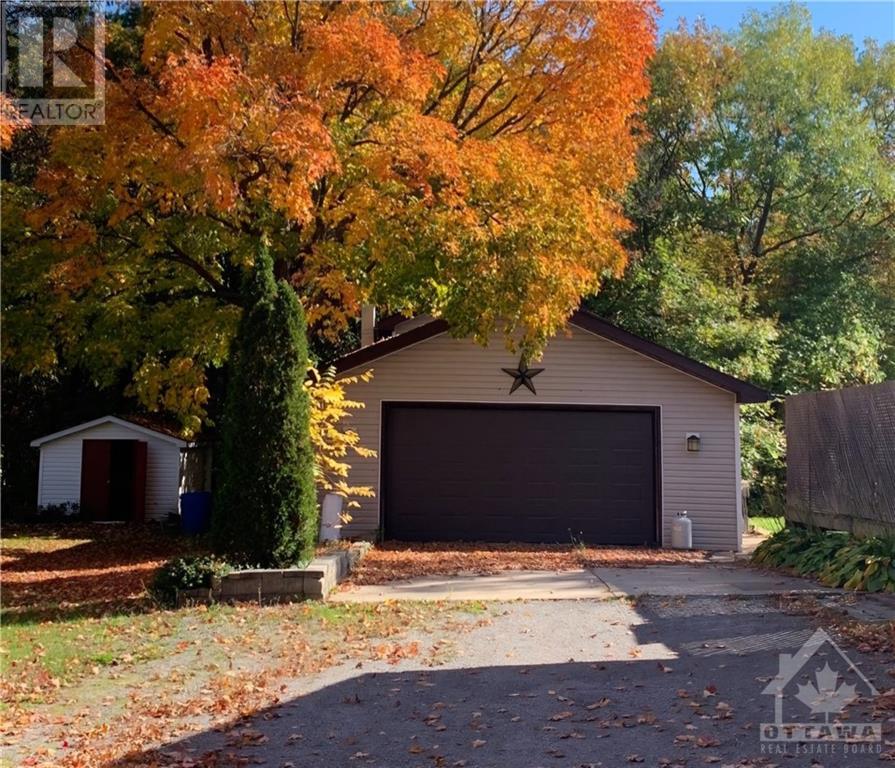 875 Usborne Street, Arnprior, Ontario  K0A 1G0 - Photo 30 - 1417672