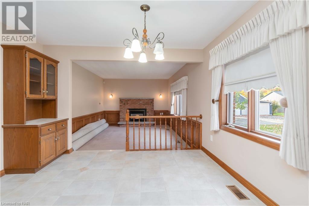 729 South Pelham Road, Welland, Ontario  L3C 3C9 - Photo 15 - 40659672