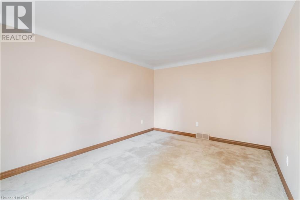 729 South Pelham Road, Welland, Ontario  L3C 3C9 - Photo 8 - 40659672