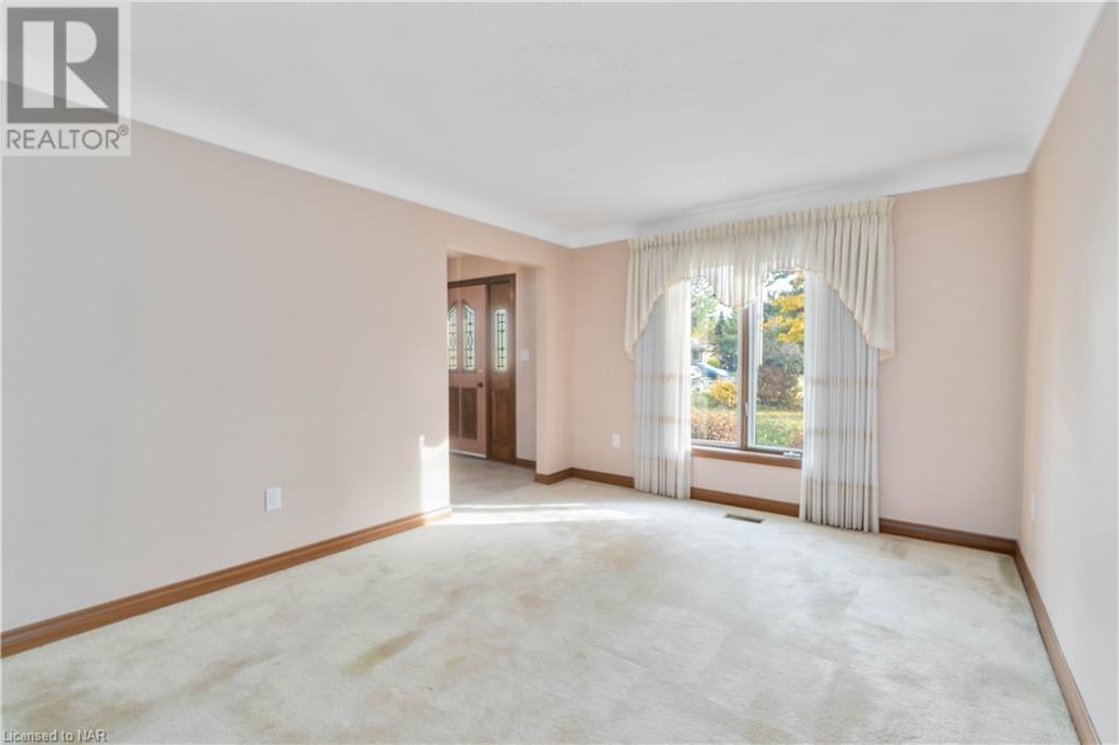 729 South Pelham Road, Welland, Ontario  L3C 3C9 - Photo 9 - 40659672