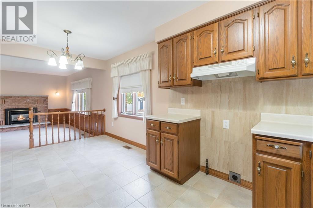 729 South Pelham Road, Welland, Ontario  L3C 3C9 - Photo 13 - 40659672