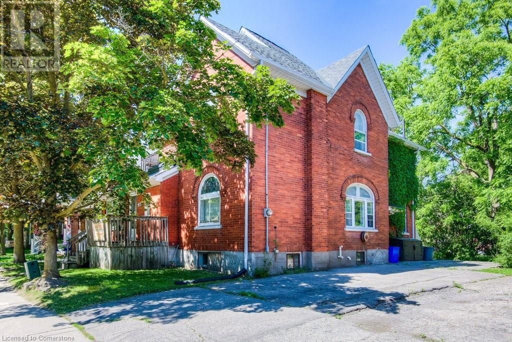 126 Albert Street, Waterloo, Ontario  N2L 3T1 - Photo 1 - 40668486