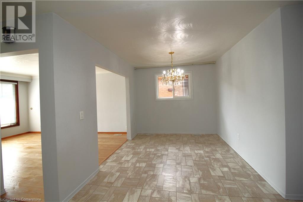 19 Delena Avenue N, Hamilton, Ontario  L8H 6B5 - Photo 5 - XH4206231