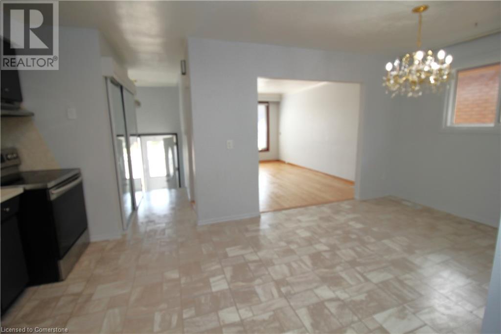 19 Delena Avenue N, Hamilton, Ontario  L8H 6B5 - Photo 9 - XH4206231