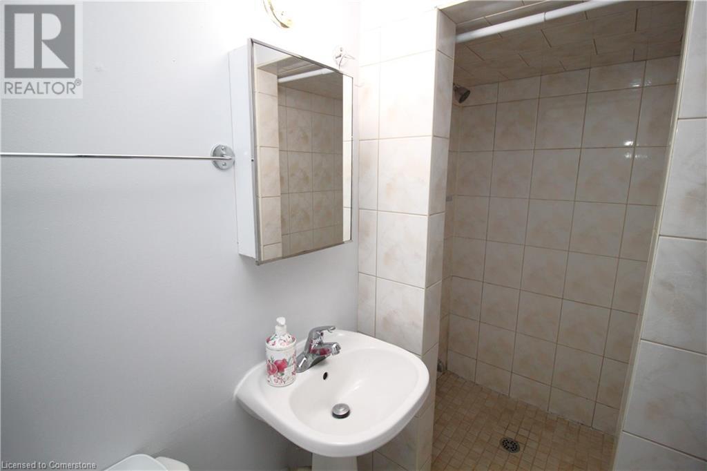 19 Delena Avenue N, Hamilton, Ontario  L8H 6B5 - Photo 30 - XH4206231