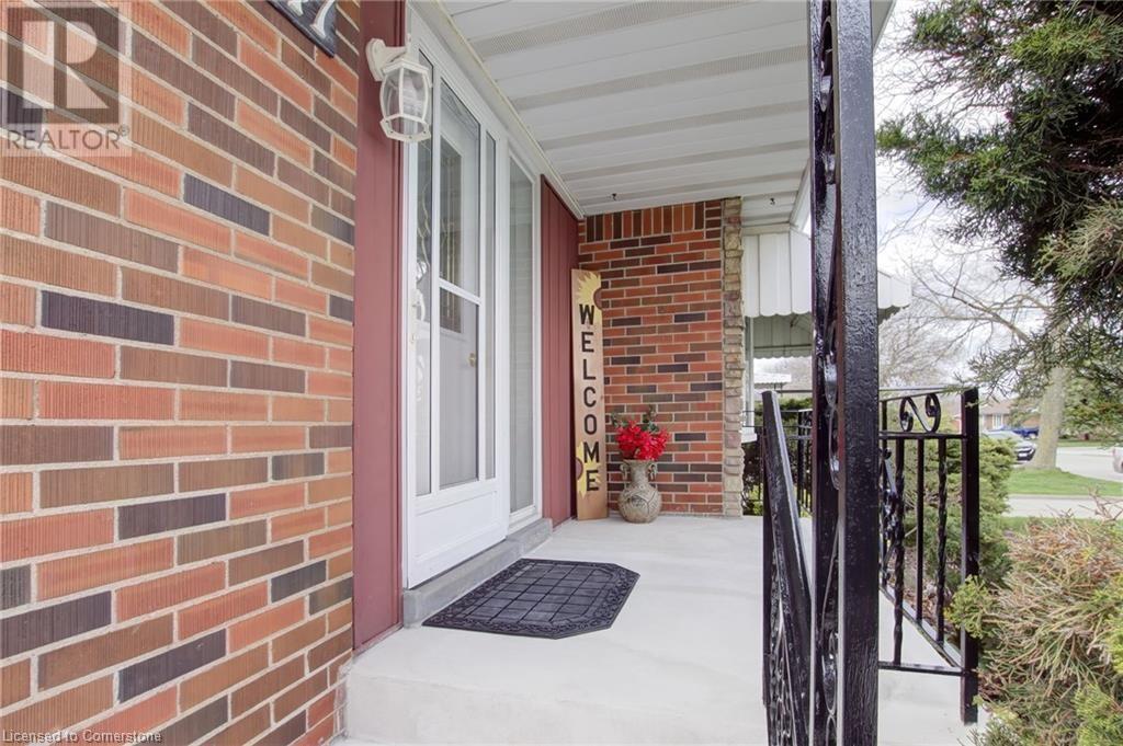 247 Fernwood Crescent, Hamilton, Ontario  L8T 3L7 - Photo 3 - 40668510