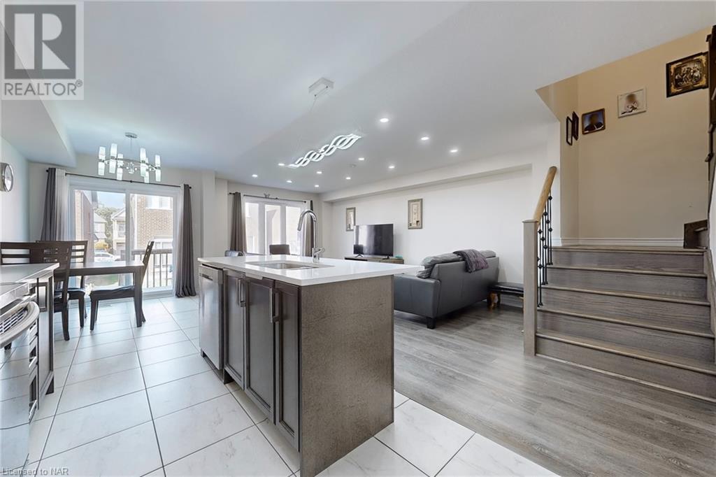 7784 White Pine Crescent Crescent, Niagara Falls, Ontario  L2H 3R5 - Photo 4 - 40668511