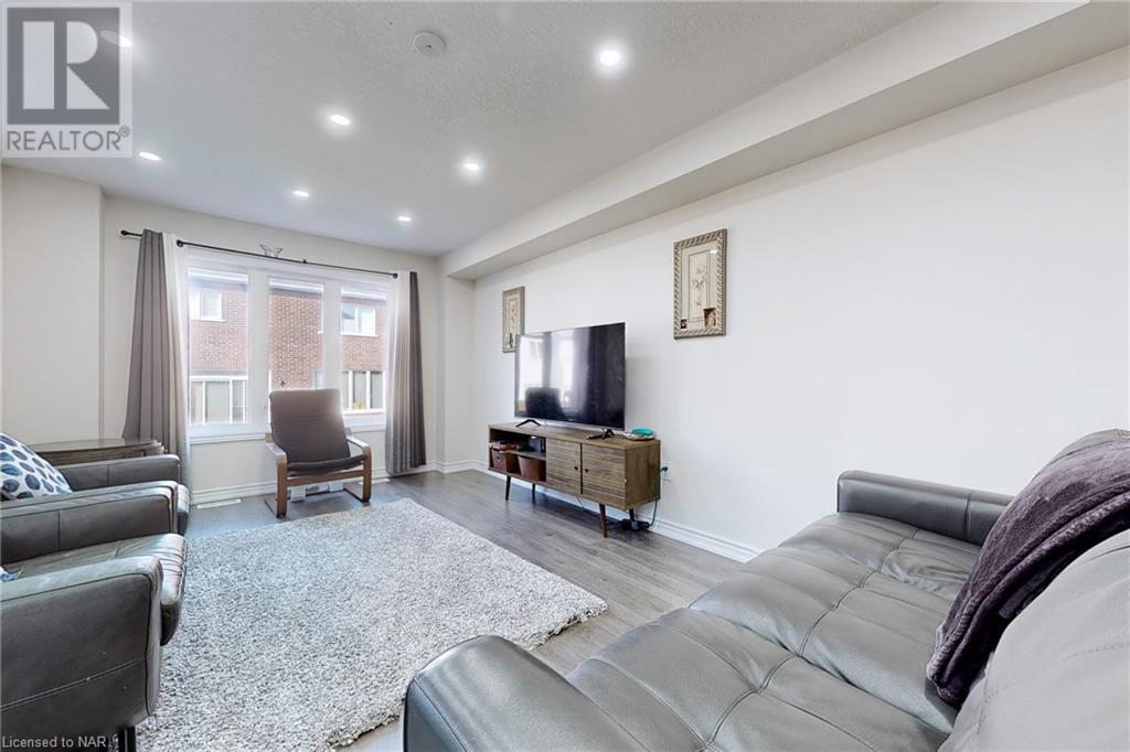 7784 White Pine Crescent Crescent, Niagara Falls, Ontario  L2H 3R5 - Photo 7 - 40668511
