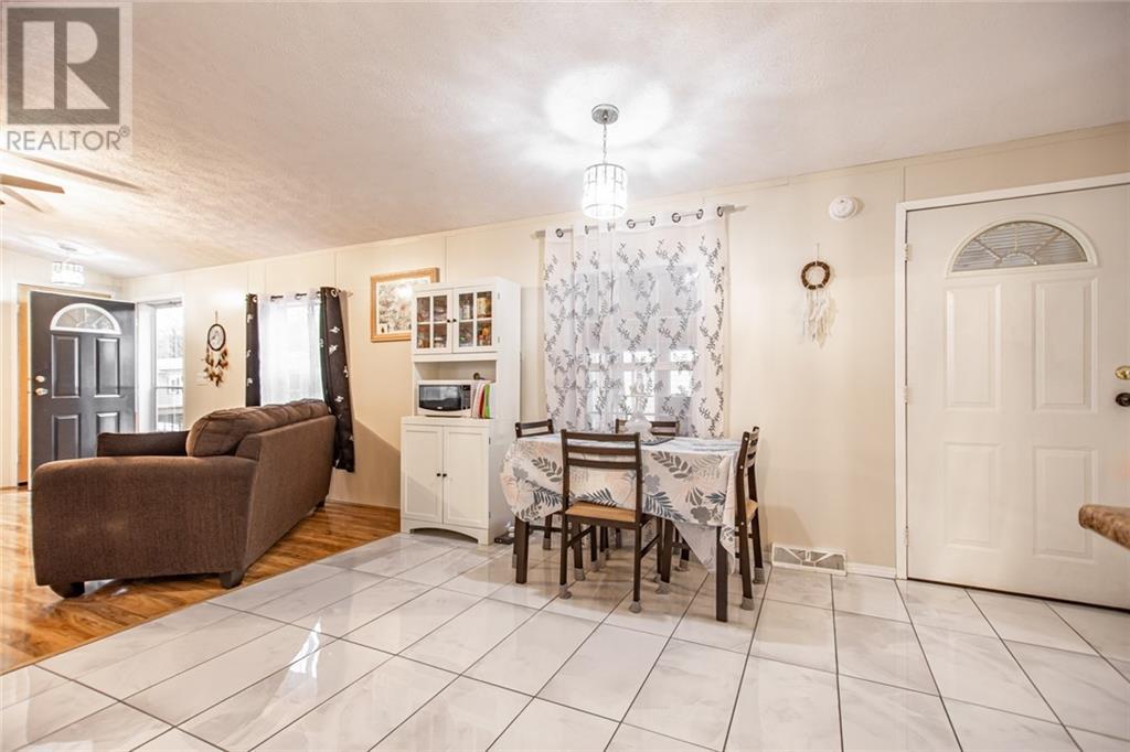 77 Pinehurst Estate, Petawawa, Ontario  K8H 2H2 - Photo 7 - 1417616