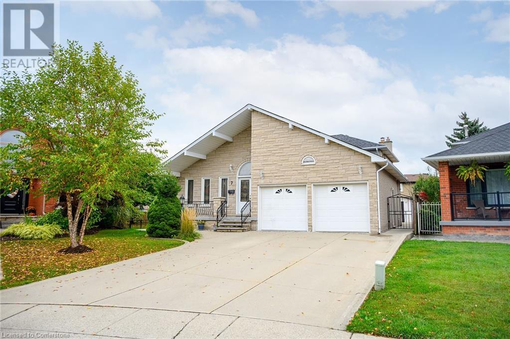 7 Osgoode Court, Hamilton, Ontario  L8W 3C5 - Photo 1 - 40668738