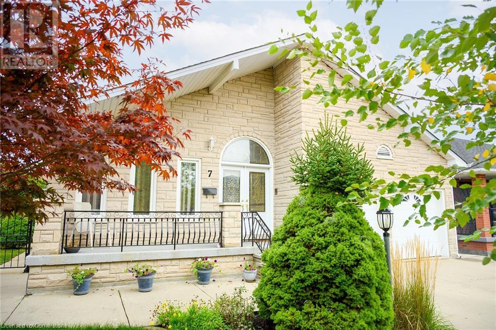 7 Osgoode Court, Hamilton, Ontario  L8W 3C5 - Photo 2 - 40668738