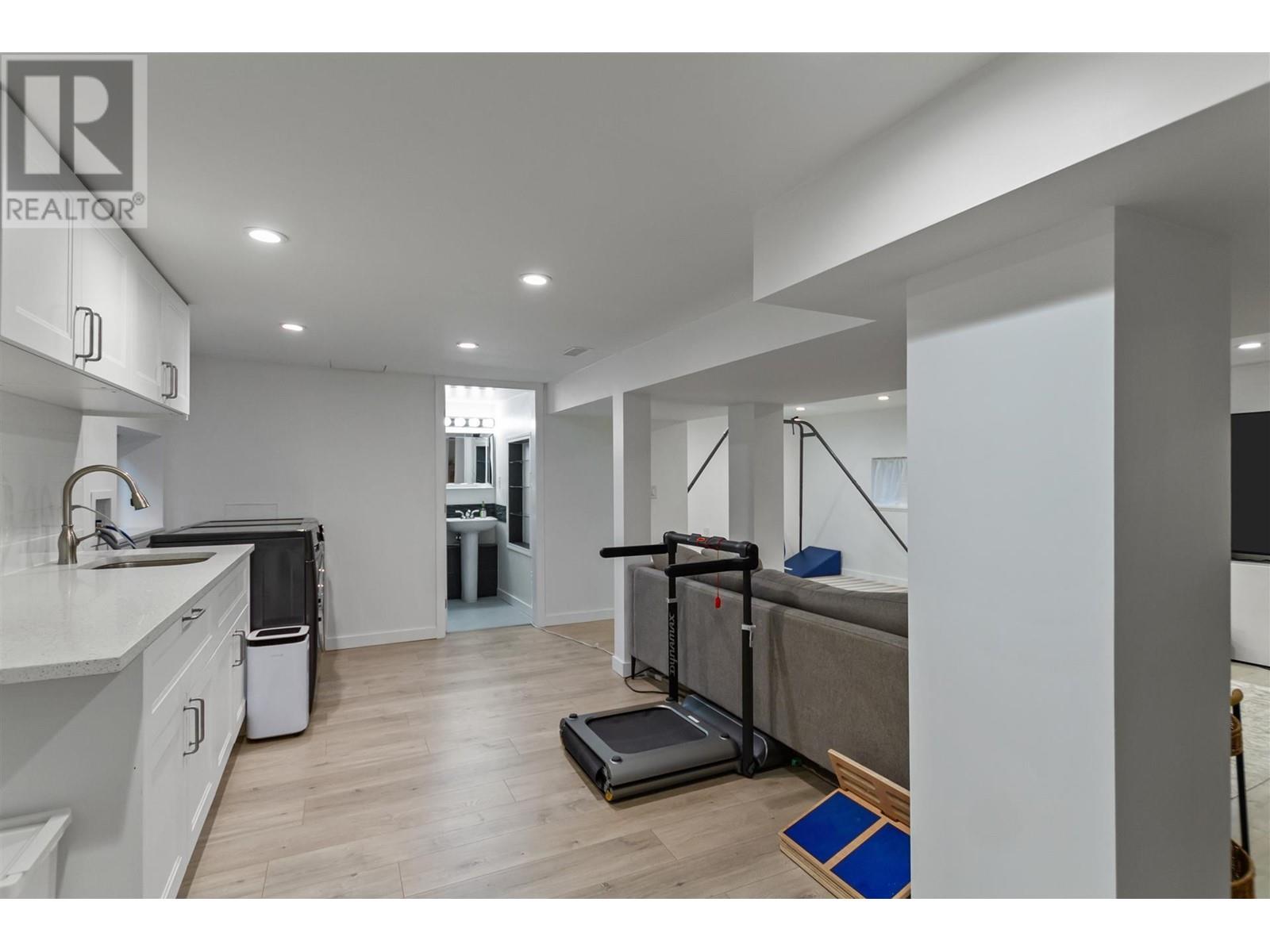4190 W 11th Avenue, Vancouver, British Columbia  V6R 2L6 - Photo 17 - R2938355