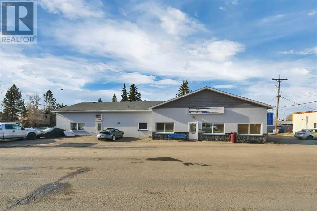 5016 50 Avenue, Sylvan Lake, Alberta