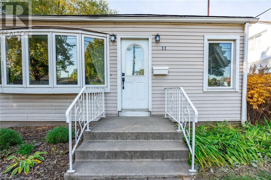 11 Holly Avenue, Hamilton, Ontario  L8H 3M6 - Photo 2 - 40668332