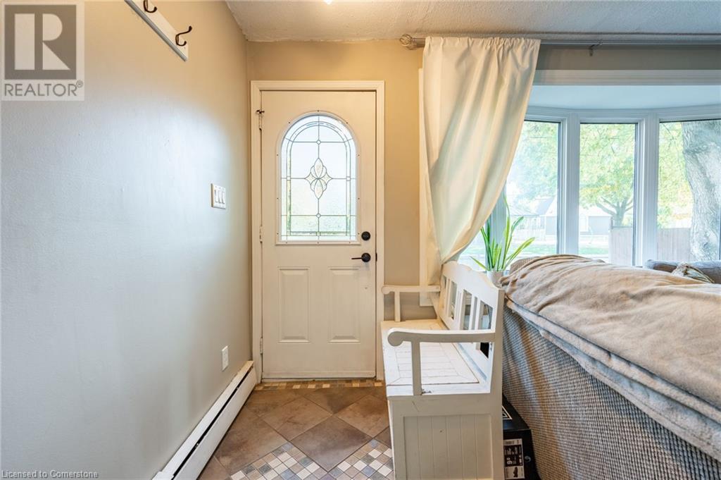 11 Holly Avenue, Hamilton, Ontario  L8H 3M6 - Photo 4 - 40668332
