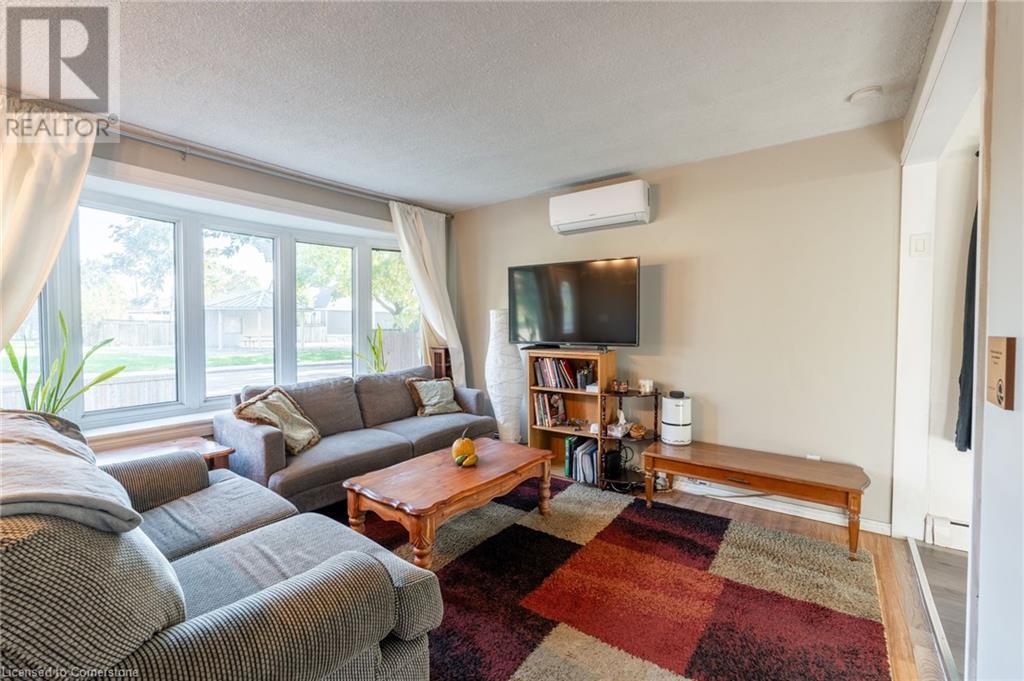 11 Holly Avenue, Hamilton, Ontario  L8H 3M6 - Photo 6 - 40668332
