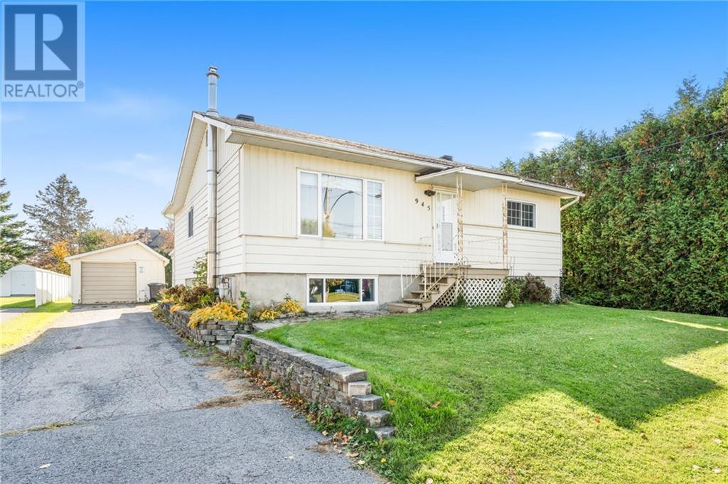 945 Queen Street, L'orignal, Ontario  K0B 1K0 - Photo 1 - 1417103