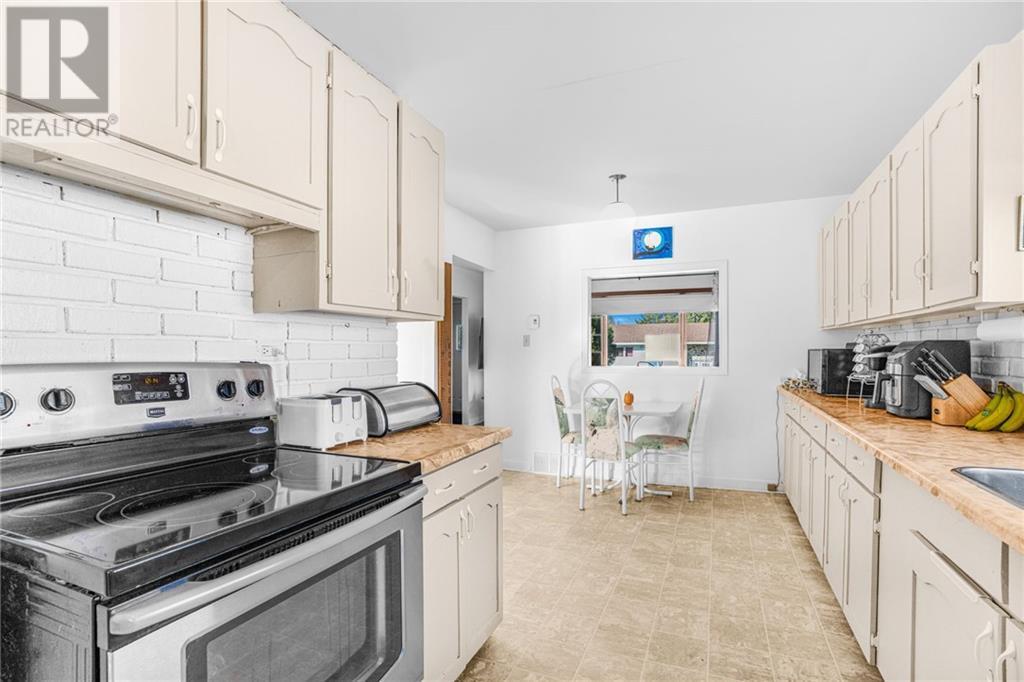 945 Queen Street, L'orignal, Ontario  K0B 1K0 - Photo 11 - 1417103