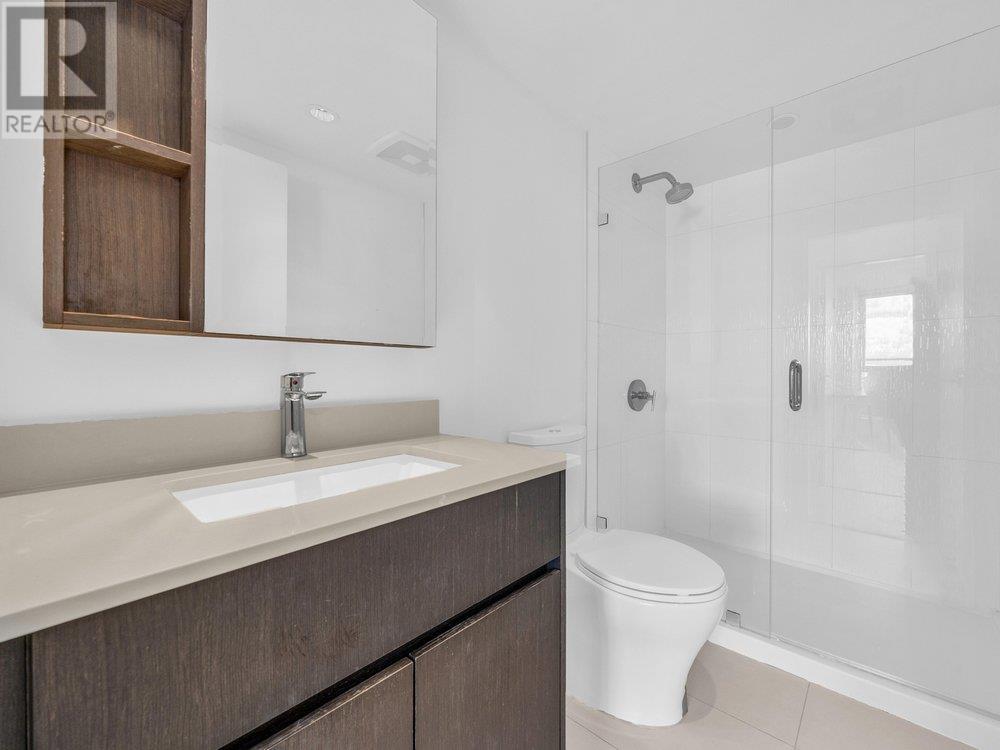 Listing Picture 14 of 20 : PH1 7979 FIRBRIDGE WAY, Richmond / 烈治文 - 魯藝地產 Yvonne Lu Group - MLS Medallion Club Member