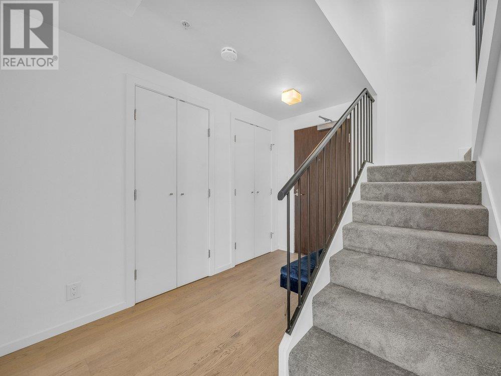 Listing Picture 15 of 20 : PH1 7979 FIRBRIDGE WAY, Richmond / 烈治文 - 魯藝地產 Yvonne Lu Group - MLS Medallion Club Member