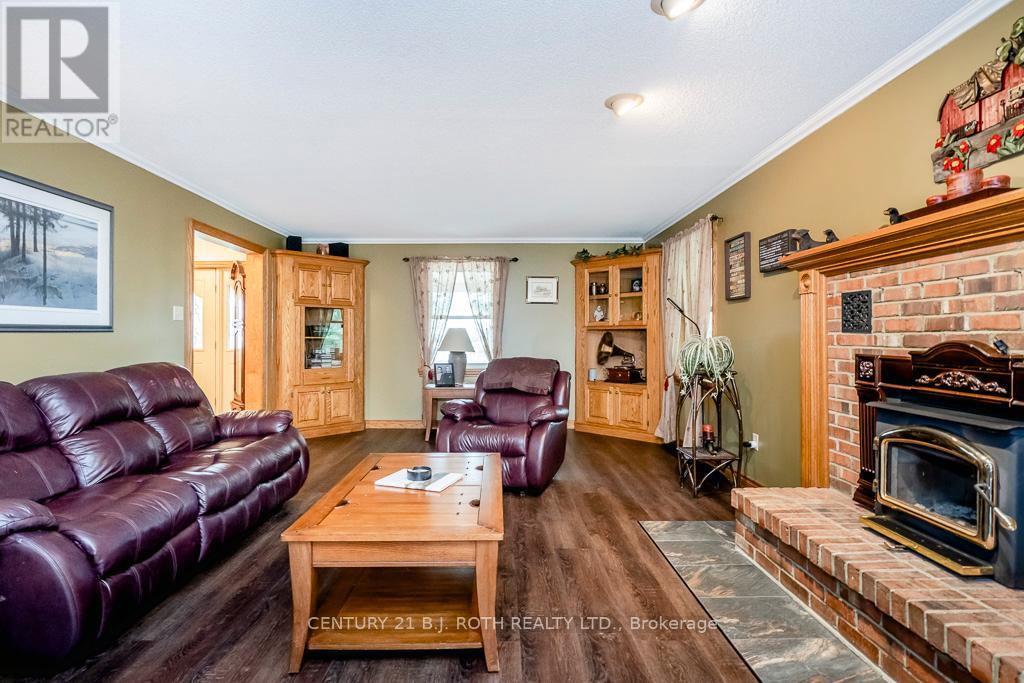 301 4 Concession Road, Tiny, Ontario  L0L 2T0 - Photo 10 - S9509537