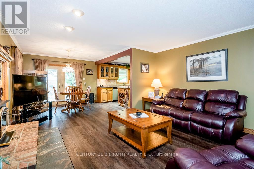 301 4 Concession Road, Tiny, Ontario  L0L 2T0 - Photo 11 - S9509537