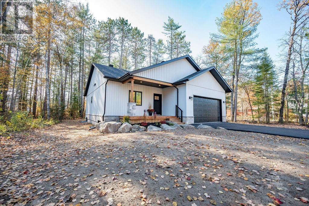 33 Hammond Court, Deep River, Ontario  K0J 1P0 - Photo 1 - 1417837