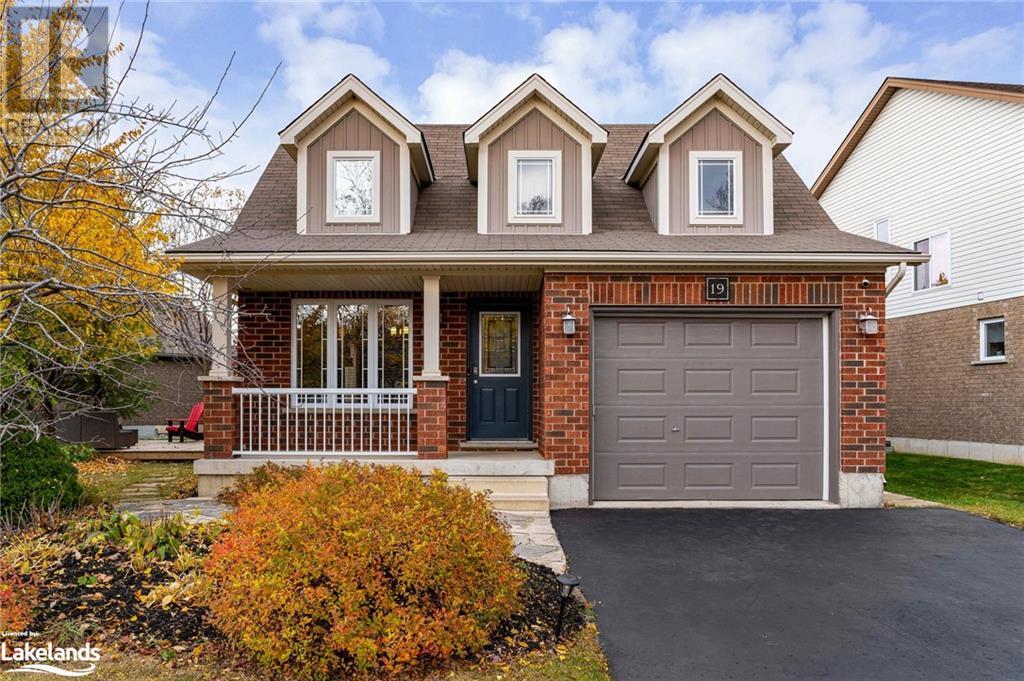 19 Lynden Street, Collingwood, Ontario  L9Y 0C4 - Photo 1 - 40661137