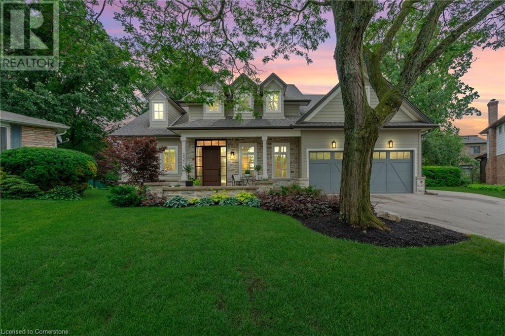 257 SURREY Drive, Oakville, Ontario