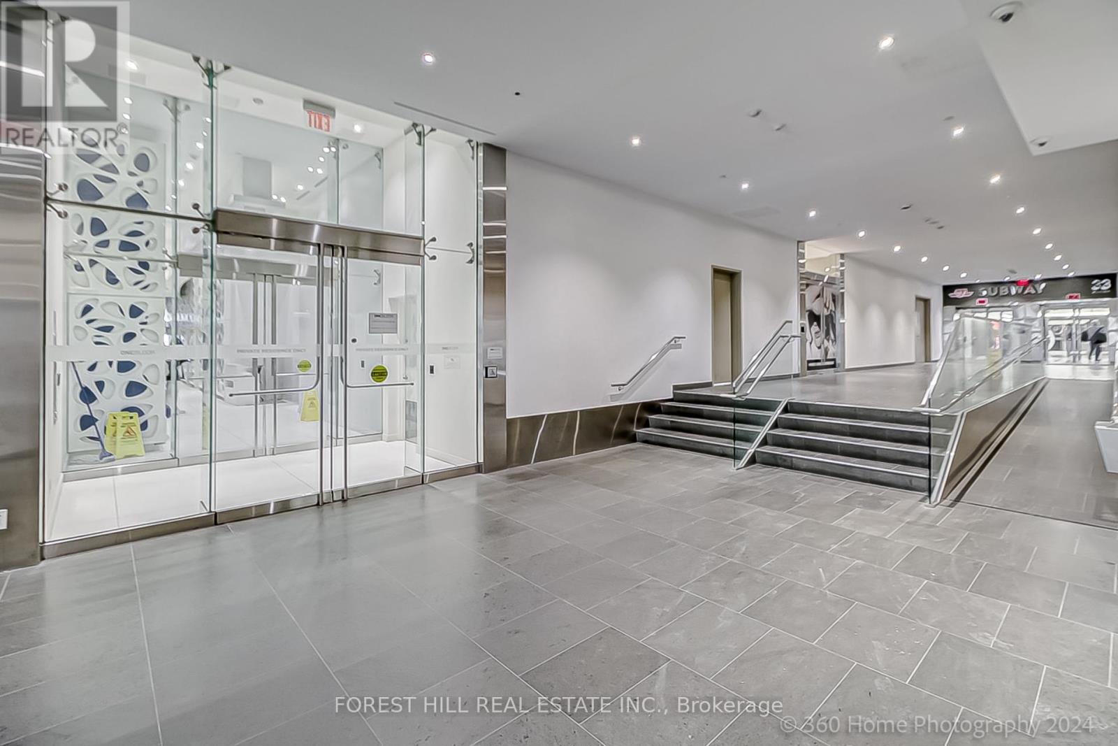 2906 - 1 Bloor Street E, Toronto, Ontario  M4W 0A8 - Photo 3 - C9510012