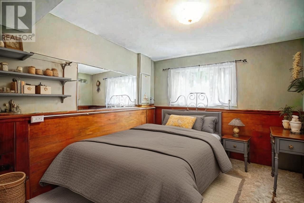 Listing Picture 14 of 20 : 4372 GRETA STREET, Burnaby / 本拿比 - 魯藝地產 Yvonne Lu Group - MLS Medallion Club Member