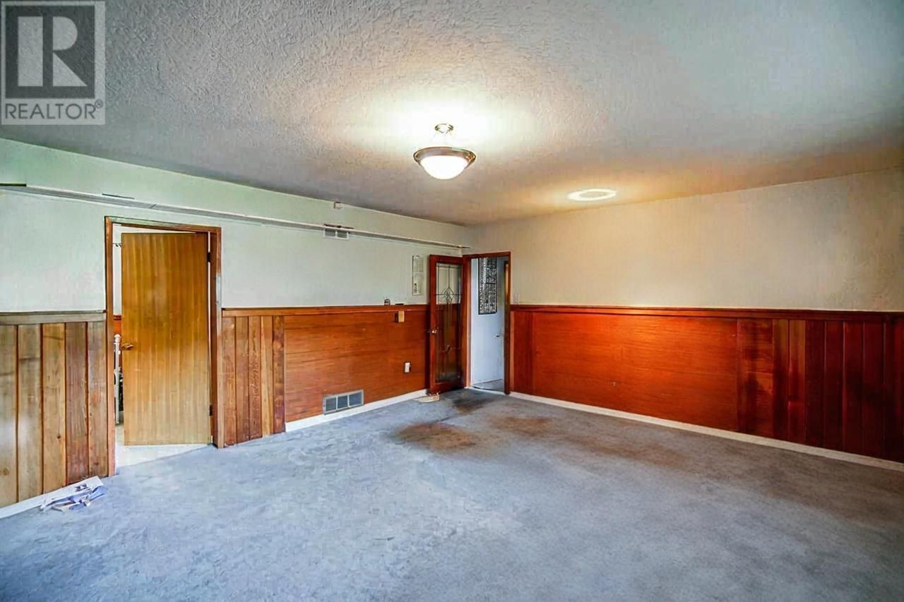 Listing Picture 15 of 20 : 4372 GRETA STREET, Burnaby / 本拿比 - 魯藝地產 Yvonne Lu Group - MLS Medallion Club Member