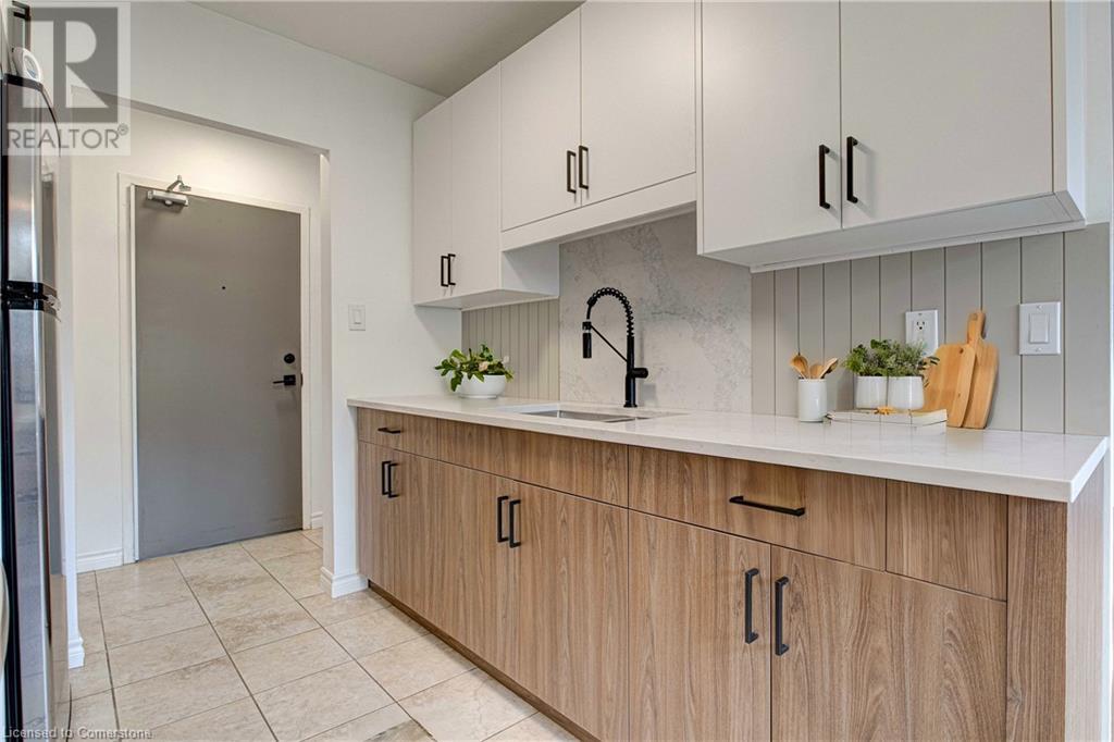 283 Fairway Road N Unit# 405Kitchener, Ontario  N2A 2P1 - Photo 1 - 40668256