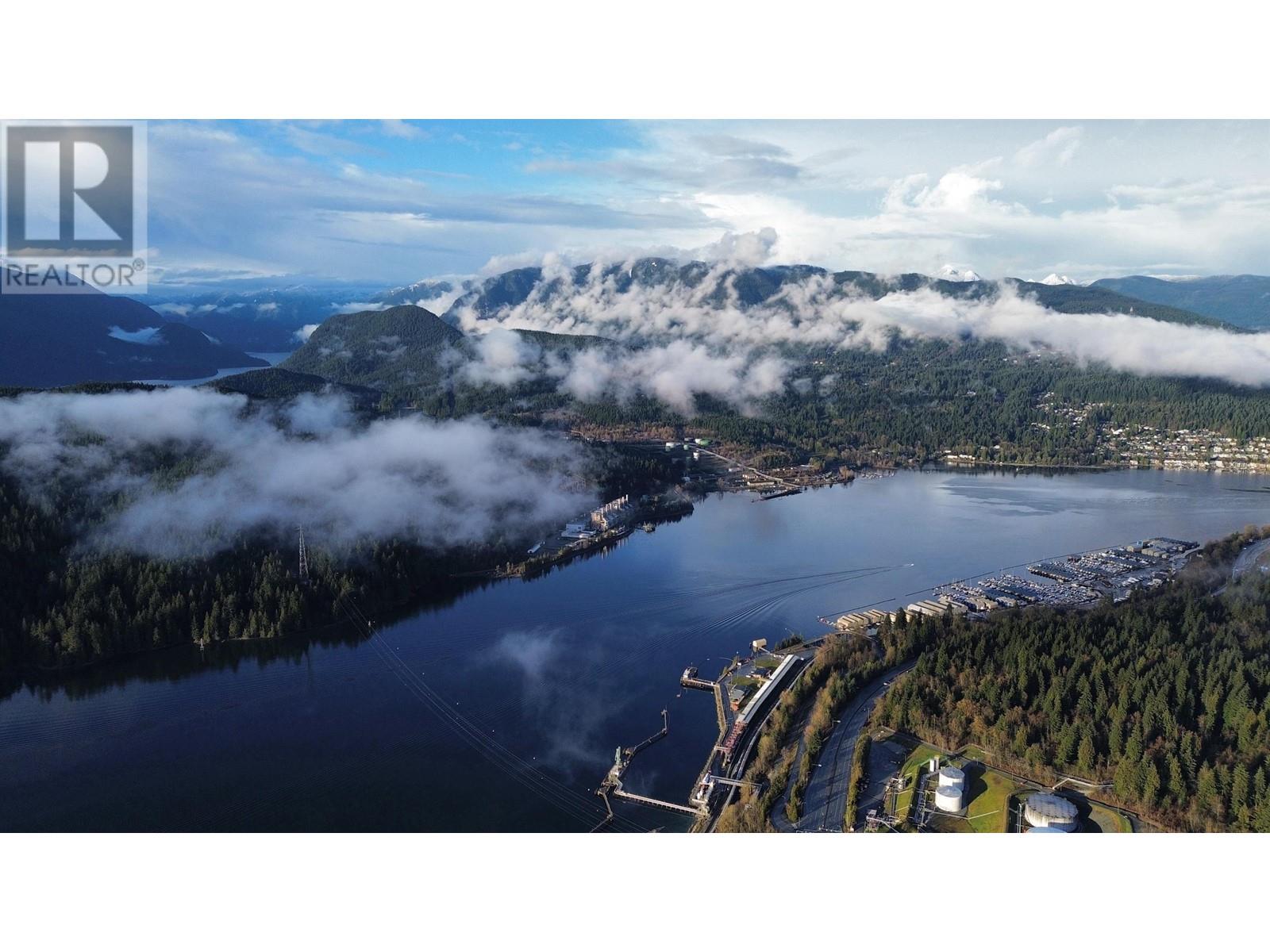 Listing Picture 14 of 16 : 803 9262 UNIVERSITY CRESCENT, Burnaby / 本拿比 - 魯藝地產 Yvonne Lu Group - MLS Medallion Club Member