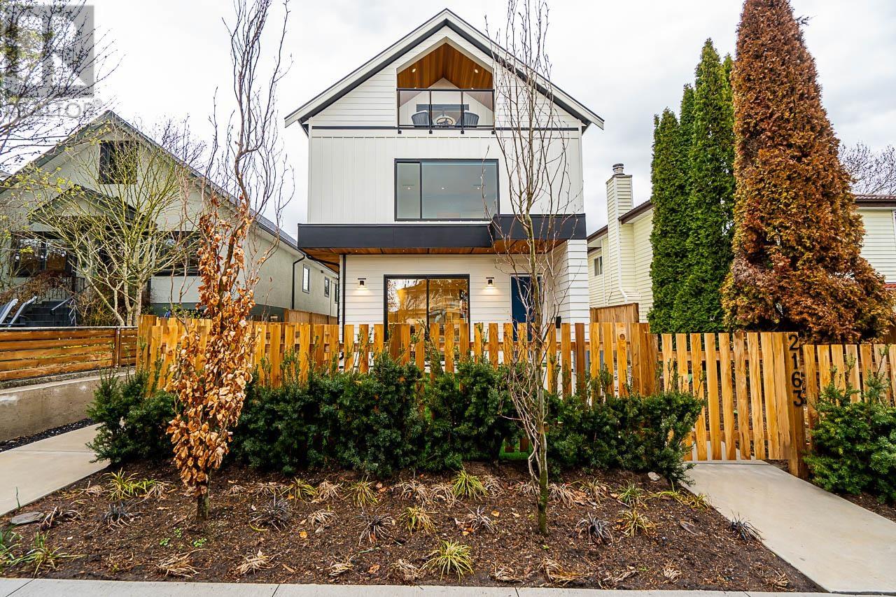 2163 William Street, Vancouver, British Columbia  V5L 2S2 - Photo 1 - R2938316