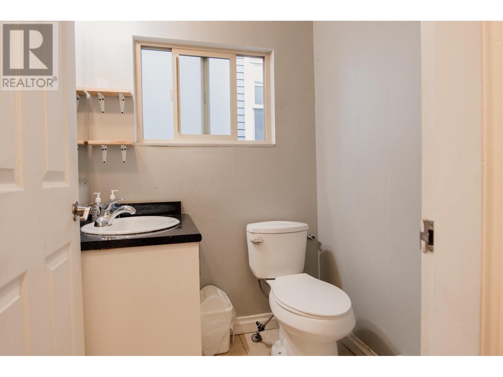 923-925 E Broadway, Vancouver, British Columbia  V5T 1Y3 - Photo 32 - R2938763